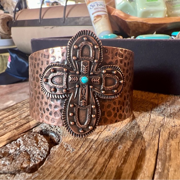 ⚙️3For$30⚙️ NEW Western Hammered Cross Copper-tone Cuff Bracelet - Picture 3 of 3